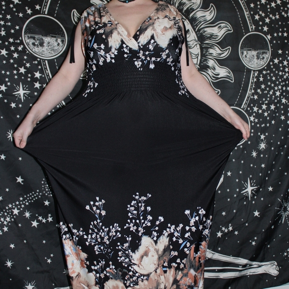 [Women's-Large-Black&floral-Poolside maxi] - Picture 8 of 10